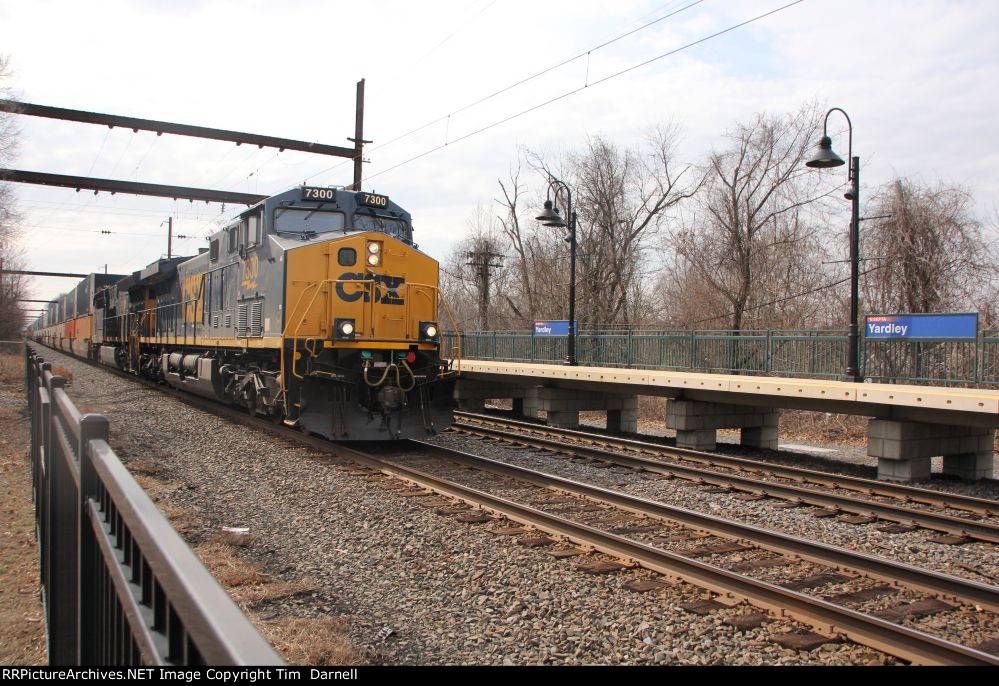 CSX 7300 on I157